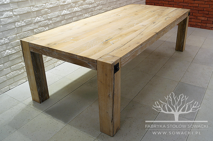 Stół z litego drewna producent 01